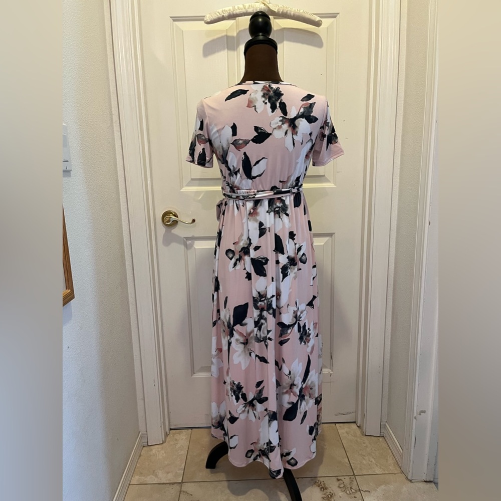 Dress - Picture 2 of 4